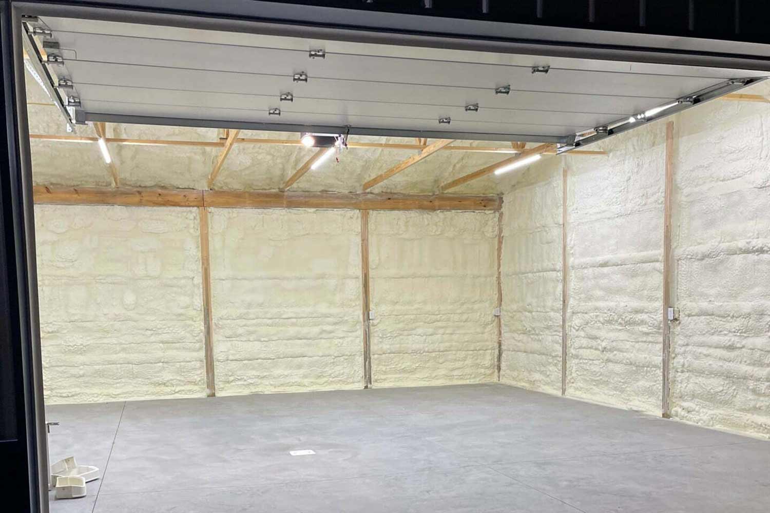 spray-foam-garage-insulation spray foam insulation in garage